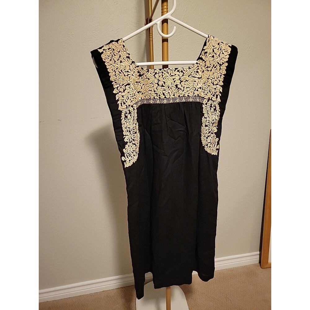 J. Marie Dress Embroidered Black Cream Extra Small Mexico XS - Picture 2 of 9